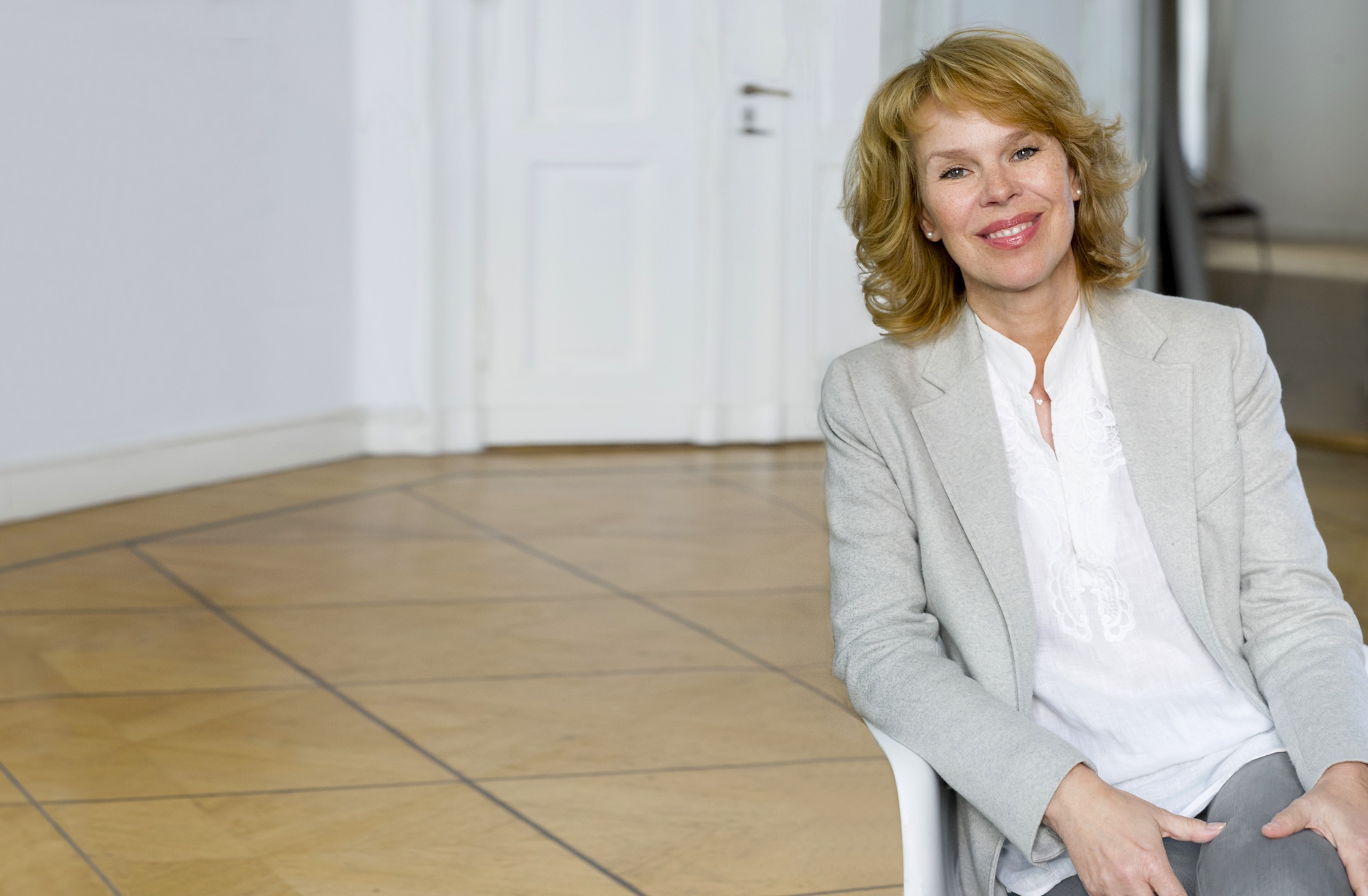 Angela Henkel Kontakt Colour Size
